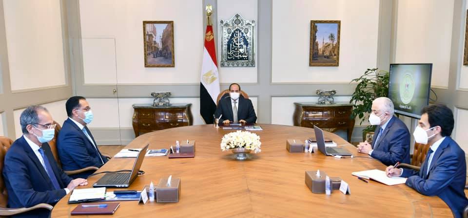 الرئيس السيسي يوجه بإتاحة النظام الورقي بجانب الإلكتروني كبديلين معا لأداء امتحانات الثانوية العامة