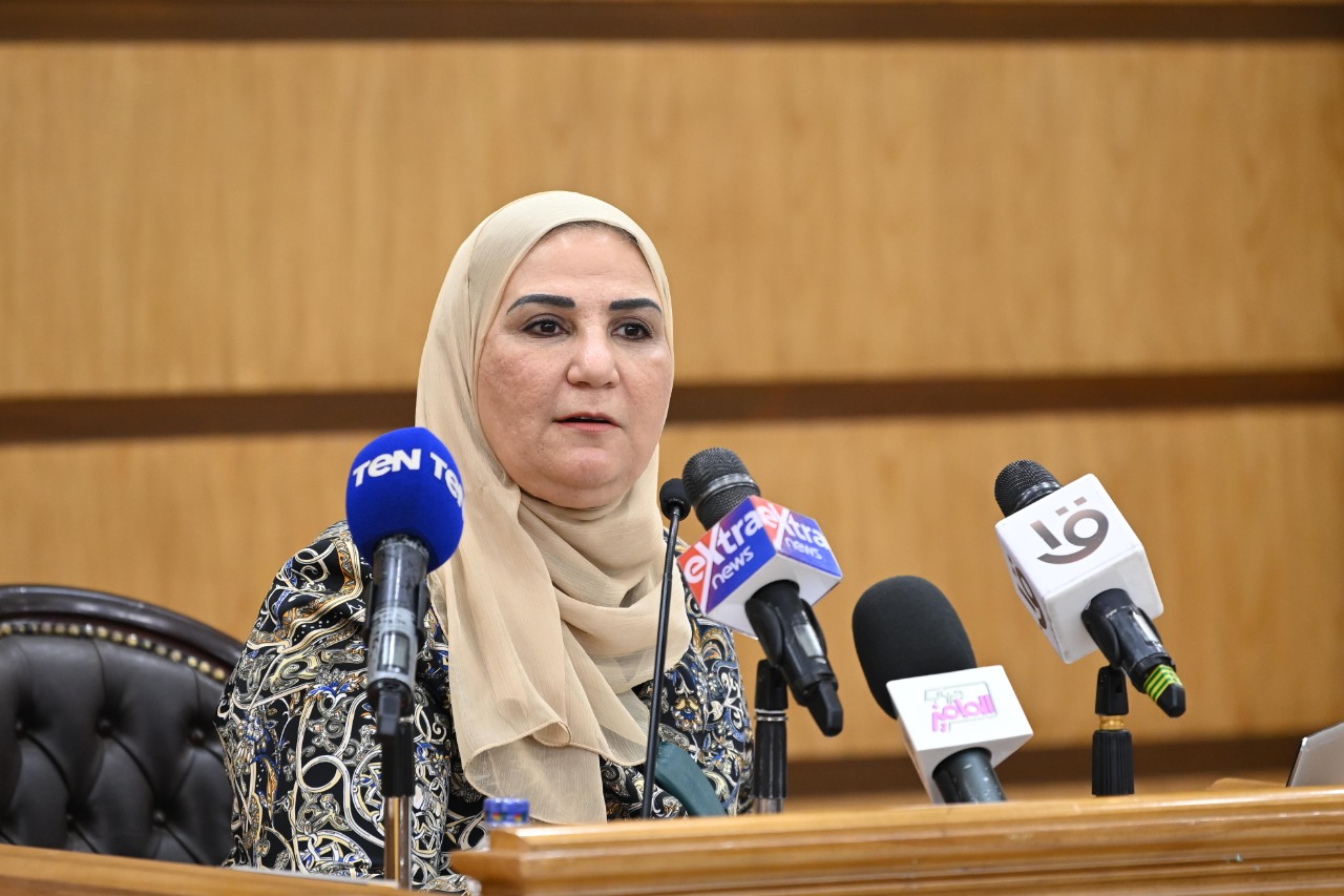 وزيرة التضامن : توفير جهاز «تابلت» لكل رائدة لتسجيل البيانات والمعلومات