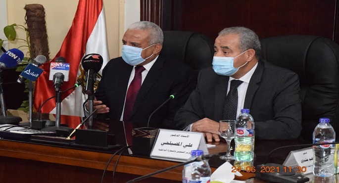 بالصور .. بروتوكول تعاون بين وزارة التموين ومحافظة السويس لإنشاء منطقة تجارية لوجستية