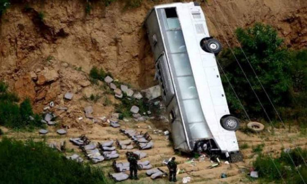 مصرع 39 شخصا في باكستان و25 شخصا ببيرو جراء حادثي طرق