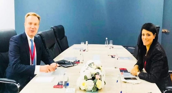 بالصور.. وزيرة التعاون الدولي تلتقي رئيس المنتدى الاقتصادي العالمي لبحث مجالات التعاون المشتركة