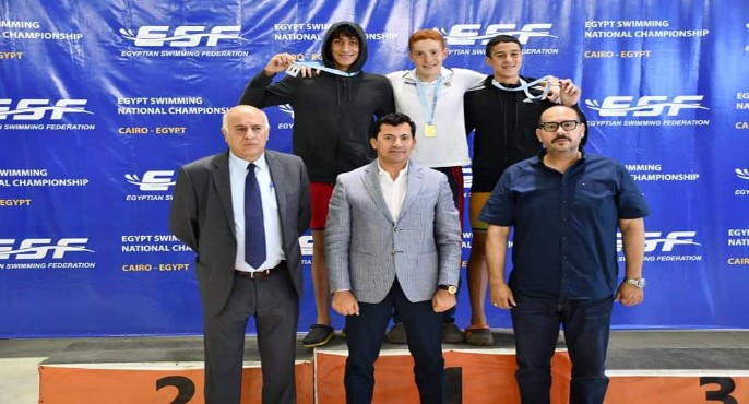 بالصور.. وزير الرياضة ونظيره الفلسطيني يشهدان بطولة الجمهورية للسباحة