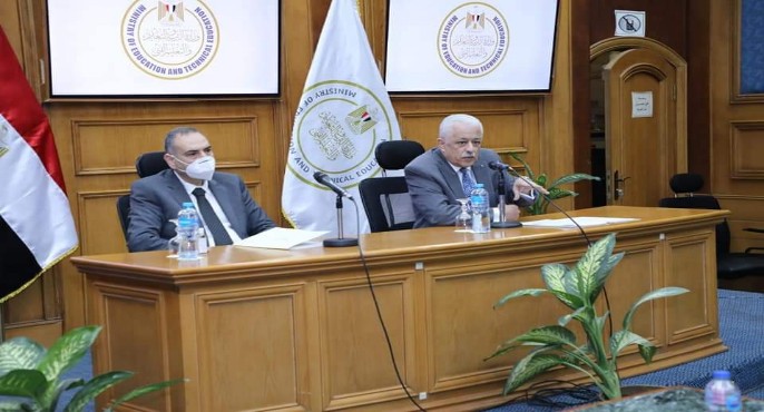 بالصور.. التربية والتعليم يلتقي أولياء أمور مدارس النيل و يؤكد اهتمام القيادة السياسية بهذا المشروع القومي