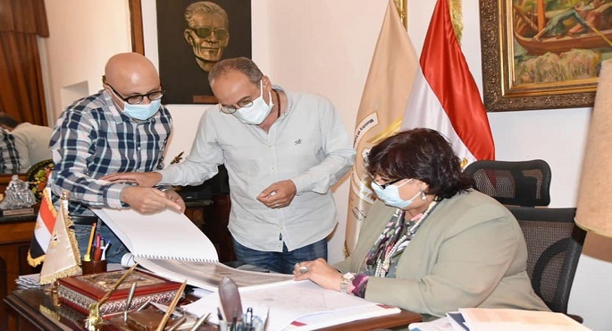 بالصور.. وزيرة الثقافة تستعرض الترتيبات الخاصة بالدورة 52 لمعرض القاهرة الدولي للكتاب