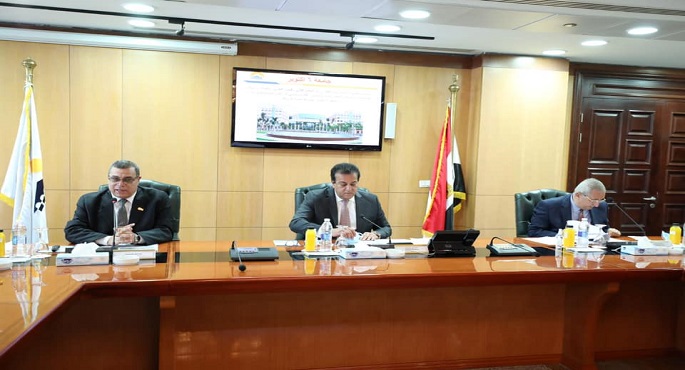 بالصور.. وزير التعليم العالي يرأس اجتماع مجلس الجامعات الخاصة والأهلية