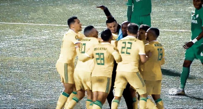 شبيبة القبائل الجزائري يفوز على القطن الكاميروني ويقترب من التأهل لنهائي الكونفدرالية