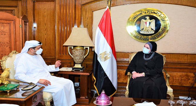 بالصور.. وزيرة التجارة والصناعة تبحث مع سفير الإمارات لدى مصر سبل تعزيز التعاون الاقتصادي والتجاري بين البلدين