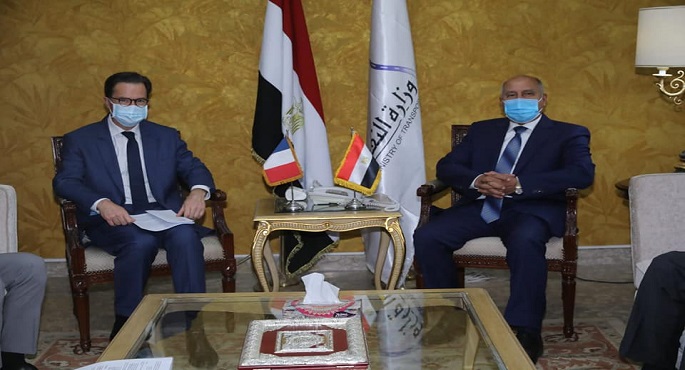 بالصور.. وزير النقل يستقبل السفير الفرنسي بالقاهرة لبحث تدعيم التعاون المشترك في مجالي السكك الحديدية والمترو