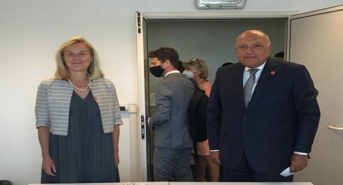 وزير الخارجية يبحث مع نظيرته الهولندية دفع التعاون بين البلدين
