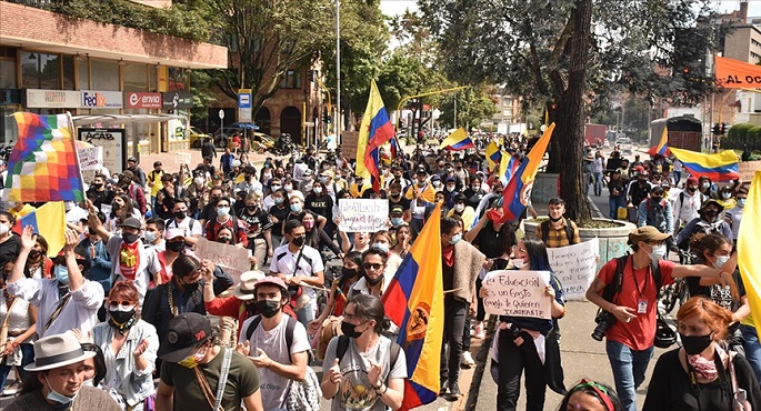 تعليق المحادثات بين المحتجين والحكومة في كولومبيا