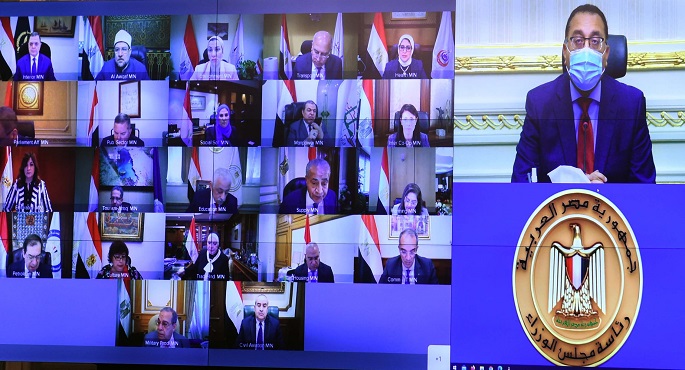 بالصور.. مدبولي: الأسبوع المقبل بدء إنتاج أول عبوة من لقاح “سينو فاك” في مصر