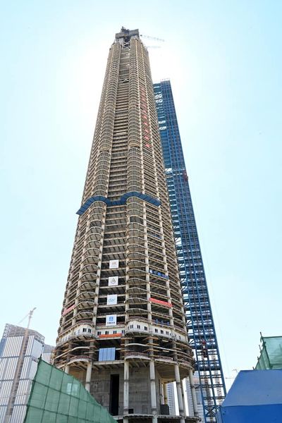 بالصور.. وزير الإسكان يشهد احتفالية الانتهاء من الأعمال الخرسانية بالبرج الأيقونى بالعاصمة الإدارية الجديدة