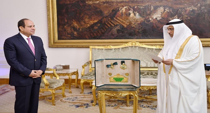 البرلمان العربي يمنح الرئيس السيسي وسام القائد