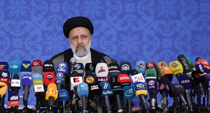 الرئيس الإيراني : طهران لن تتقيد بالاتفاق النووي.. وعلى واشنطن رفع العقوبات