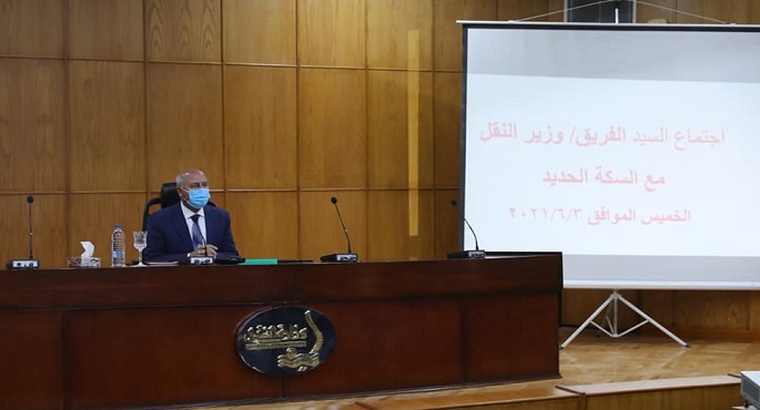 بالصور.. وزير النقل يعقد اجتماعا للمرة الثانية خلال أسبوع مع مسئولي قطاع السلامة بالسكة الحديد