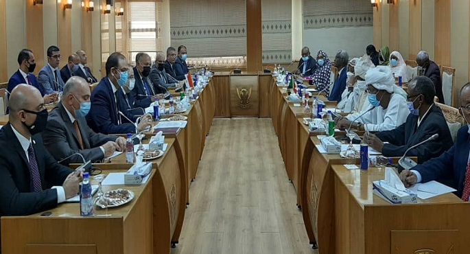 بالصور.. ‏جلسة مباحثات موسعة بين وزراء الخارجية والري في مصر والسودان بالخرطوم