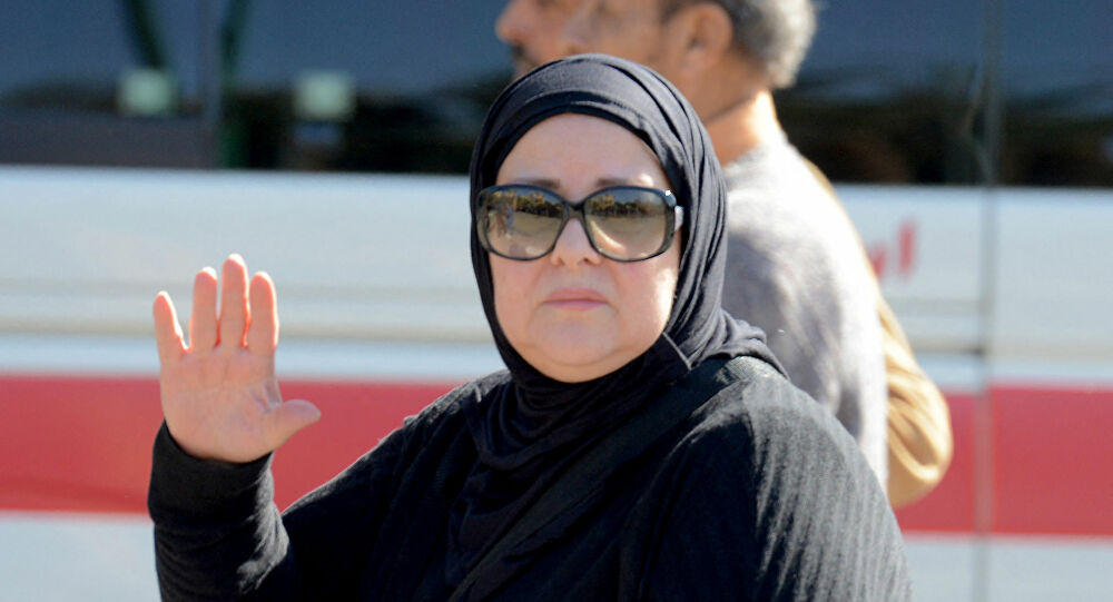 خروج جثمان دلال عبد العزيز من المستشفى
