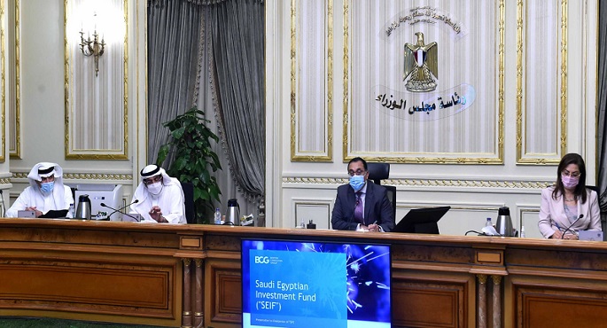 بالصور.. رئيس الوزراء يبحث زيادة الاستثمارات المصرية السعودية مع مسئولين سعوديين