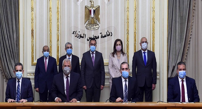 بالصور.. رئيس الوزراء يشهد توقيع بروتوكول تعاون لاستخدام أراضي زراعية بالوادي الجديد لصالح 3 محافظات