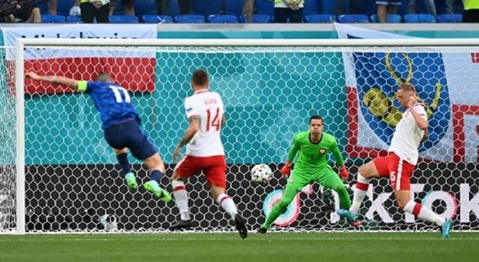 سلوفاكيا تفوز على بولندا بثنائية بكأس أمم أوروبا