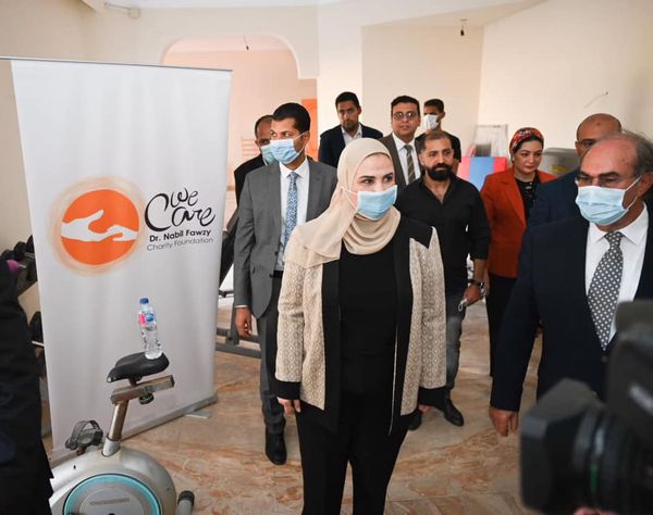 بالصور.. وزيرة التضامن تتفقد مبادرة (نور) لتأهيل الأشخاص ذوي الهمم ودمجهم في المجتمع