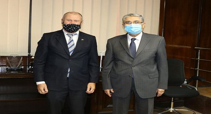 وزير الكهرباء يبحث مع سفير أستراليا سبل دعم التعاون في مجال الطاقة المتجددة