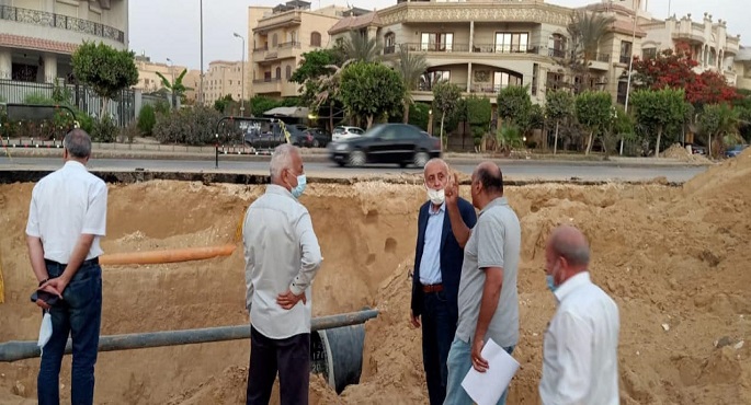 بالصور.. مسئولو “الإسكان” يتابعون أعمال تطوير الطرق ومنظومة الصرف الصحى بالقاهرة الجديدة