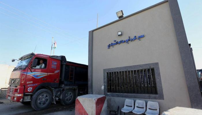 الاحتلال الإسرائيلي يغلق معبر “كرم أبو سالم” بعد إدخال شاحنة وقود واحدة لـ”الأونروا”