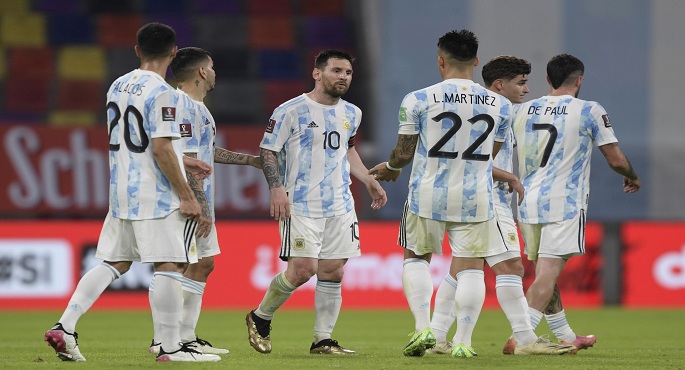 الأرجنتين تتحدى إيطاليا في قمة مرتقبة على لقب ” كأس الأبطال”