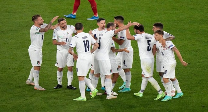 ويلز تنافس إيطاليا على صدارة المجموعة الأولى