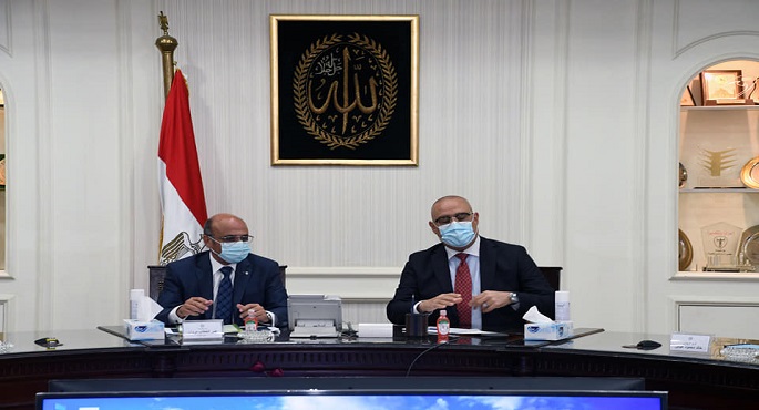 بالصور.. وزيرا الإسكان والعدل يستعرضان الأراضى المطلوبة لإقامة المحاكم والمنشآت القضائية بالمدن الجديدة