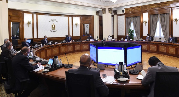 بالفيديو .. برئاسة مدبولي .. اللجنة العليا لإدارة أزمة كورونا توافق علي زيادة نسبة الإشغال في الفنادق والسينمات والكافيهات إلى 70% بدلا من 50%