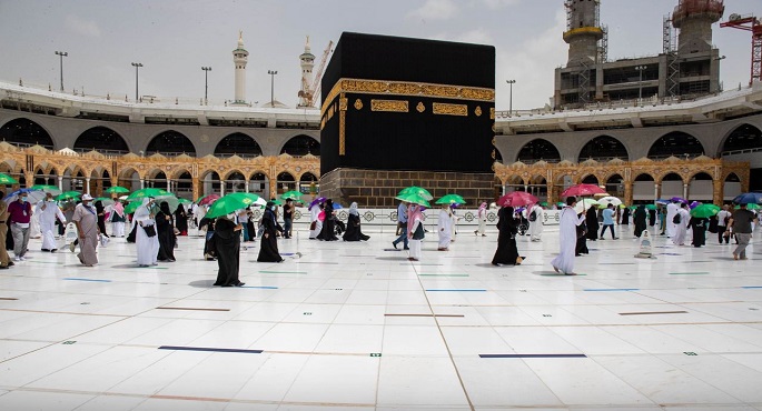 حجاج بيت الله الحرام ينهون أداء مناسك الحج لهذا العام