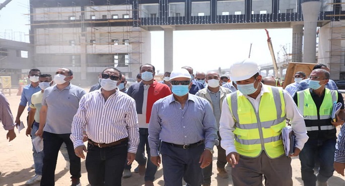 بالصور .. وزير النقل يتابع أعمال تنفيذ القطار الكهربائي “LRT” السلام العاصمة الإدارية الجديدة العاشر من رمضان