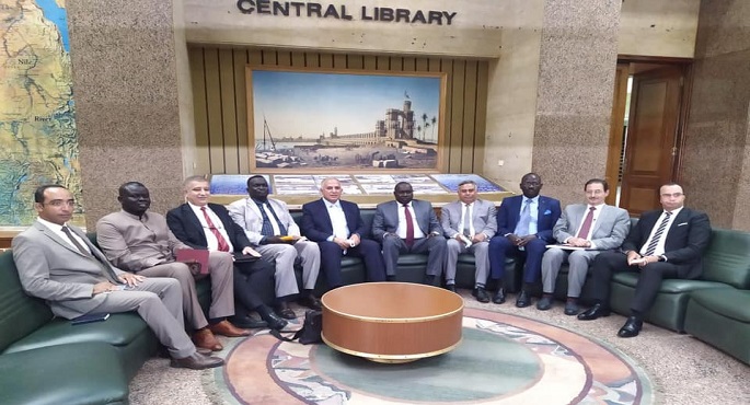 بالصور.. عبد العاطي يستقبل وزير الري بجنوب السودان لمتابعة المشروعات بين البلدين