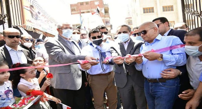 وزيرا الشباب والزراعة ومحافظ الغربية يفتتحون ملعبين بمركز شباب بنا أبوصير بسمنود بتكلفة ٢ مليون جنيه