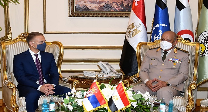 بالصور.. وزير الدفاع يلتقي نظيره الصربي ويوقعان بروتوكول تعاون في المجال العسكرى بين الجانبين
