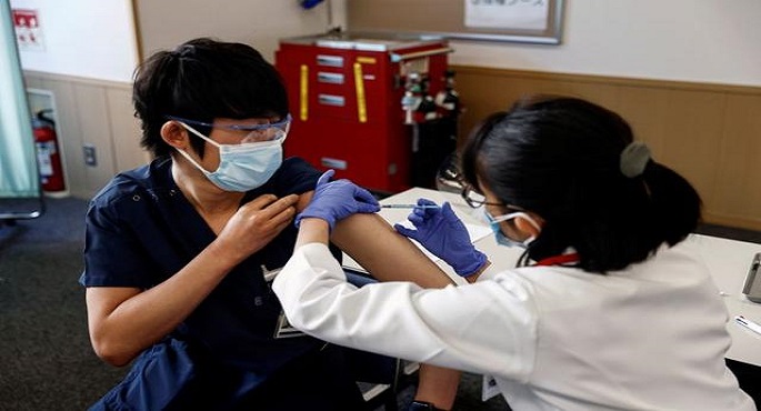 استطلاع رأي: أكثر من 11% من اليابانيين يرفضون تناول لقاحات كورونا