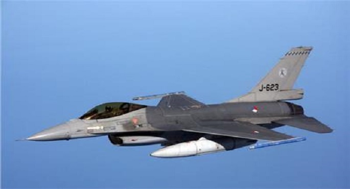 اصطدام مقاتلة من طراز “إف-16” بمبنى قاعدة جوية في هولندا