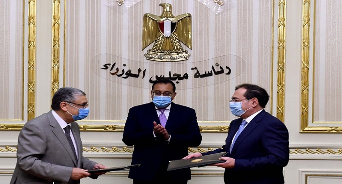 بالصور .. رئيس الوزراء يشهد توقيع بروتوكول تعاون بين الشركة القابضة لكهرباء مصر والهيئة المصرية للبترول