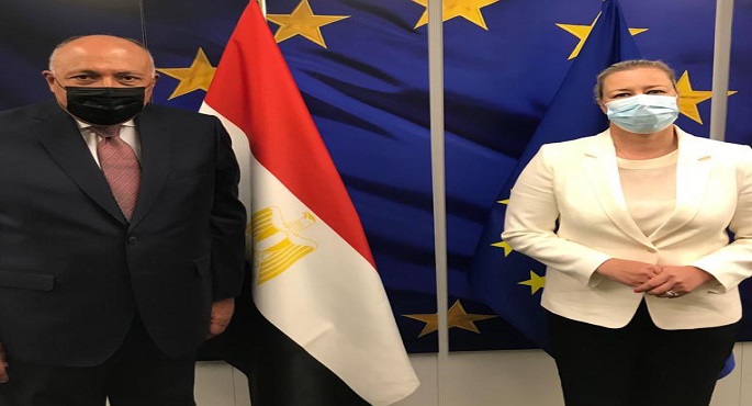 شكري يناقش مع مفوضة الاتحاد الأوروبي للشراكات سياسة الاتحاد التنموية تجاه مصر