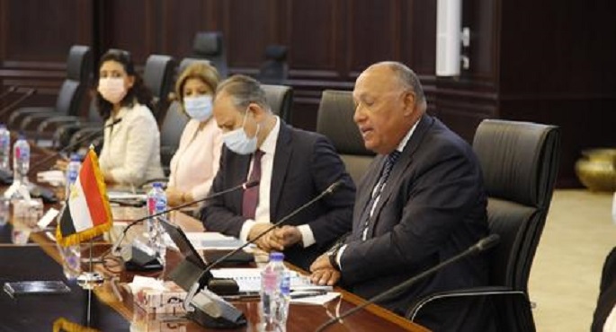 شكرى يبحث مع نظيره الصيني سبل تعزيز التعاون في أول اجتماع بمقر مجلس الوزراء فى العلمين