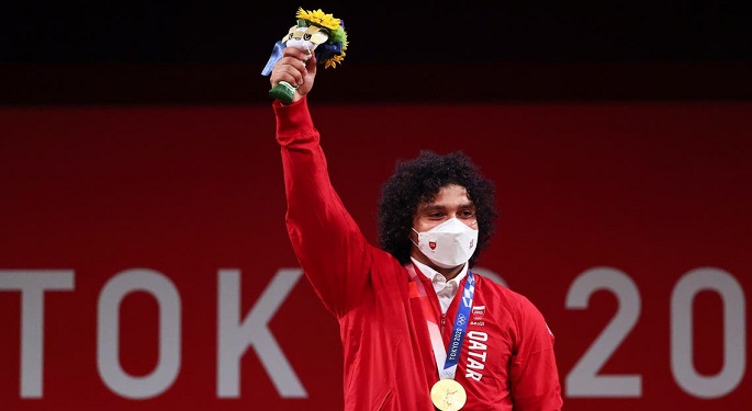 المصري الأصل فارس حسونة يهدي قطر أول ذهبية في تاريخها بالأولمبياد