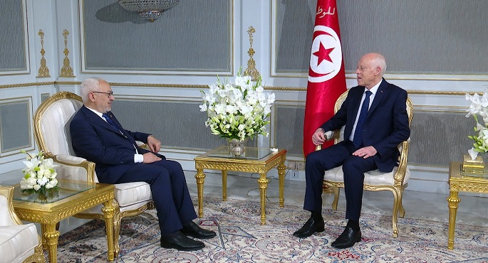 جذور الخلاف بين رئيس تونس وحزب النهضة والمشيشى