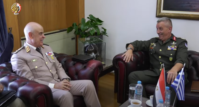 بالفيديو .. رئيس الأركان يعود إلى أرض الوطن بعد انتهاء زيارته الرسمية لدولة اليونان