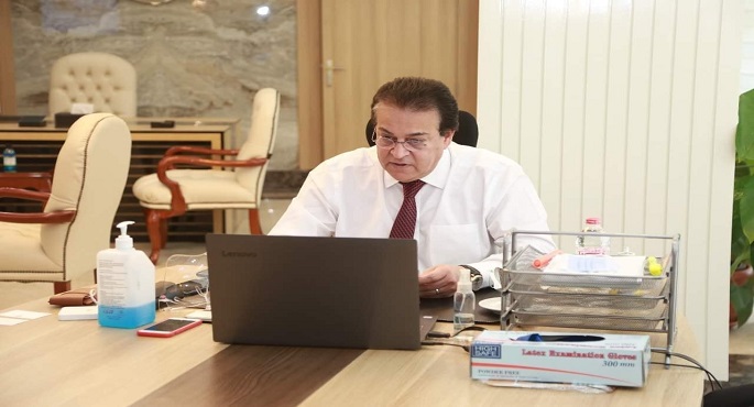 وزير التعليم العالي يستعرض تقريرًا حول تنفيذ مسابقة بين الجامعات لاختيار فريق يمثل مصر في مسابقة Enactus العالمية