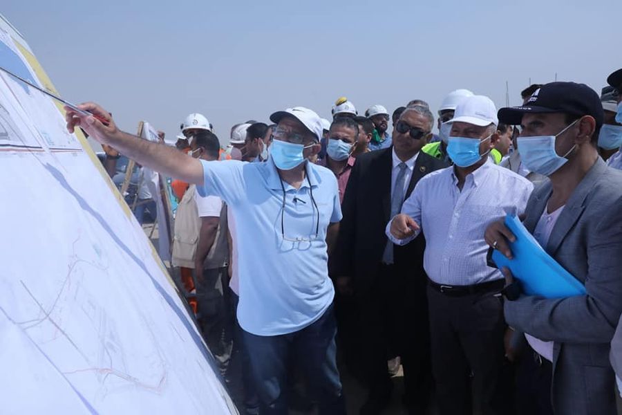 بالصور.. وزير النقل يتابع أعمال تنفيذ مشروع قطار العين السخنة -العلمين الجديدة – مرسى مطروح