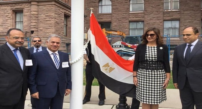 بالصور.. وزيرة الهجرة: للعام الثالث على التوالي رفع علم مصر على مبنى البرلمان بمدينة أونتاريو الكندية