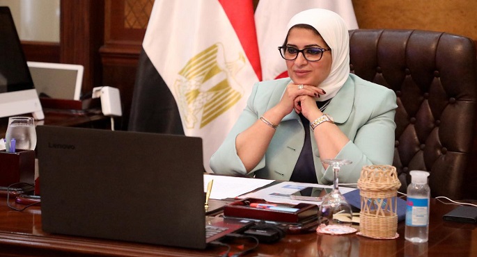 وزيرة الصحة تعقد اجتماعا مع قيادات ووكلاء الوزارة لمتابعة سير عملية تطعيم المواطنين بلقاحات كورونا