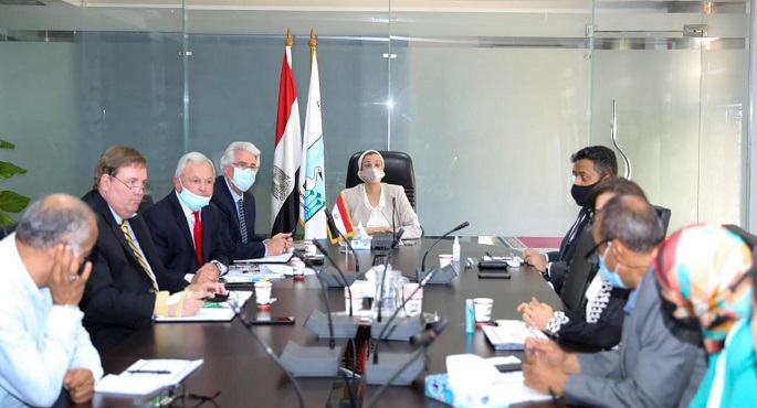 وزيرة البيئة تناقش مع إحدى الشركات الامريكية تنفيذ مشروع لتحويل المخلفات لوقود حيوي بمحافظة الفيوم